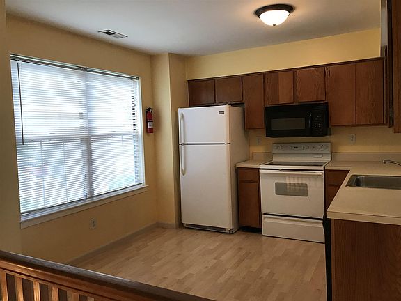 4th image of 147 S Edgewater Dr #147