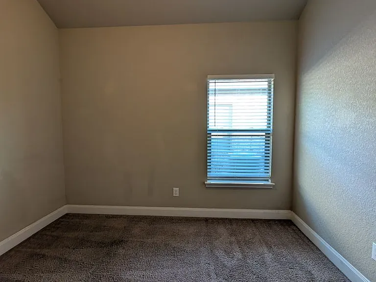 1211 Old FM 306 — Photo 25