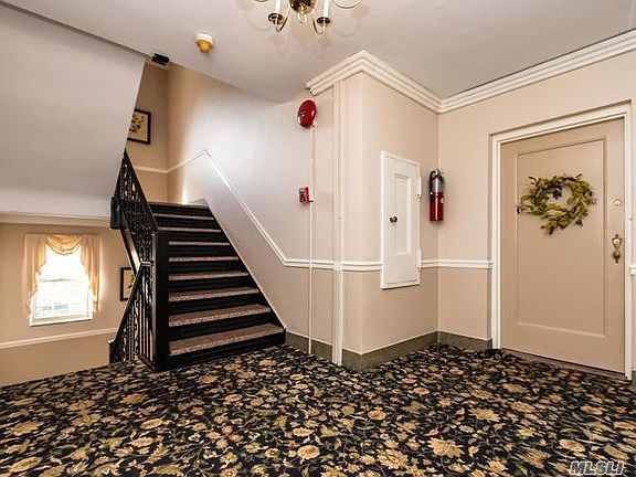4th image of 125 2nd St APT A2