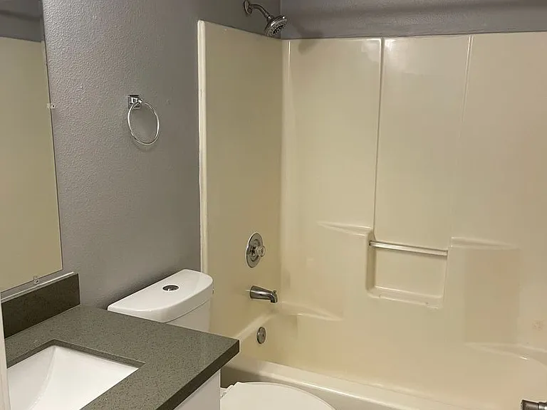 Seattle View Apartments — Photo 29