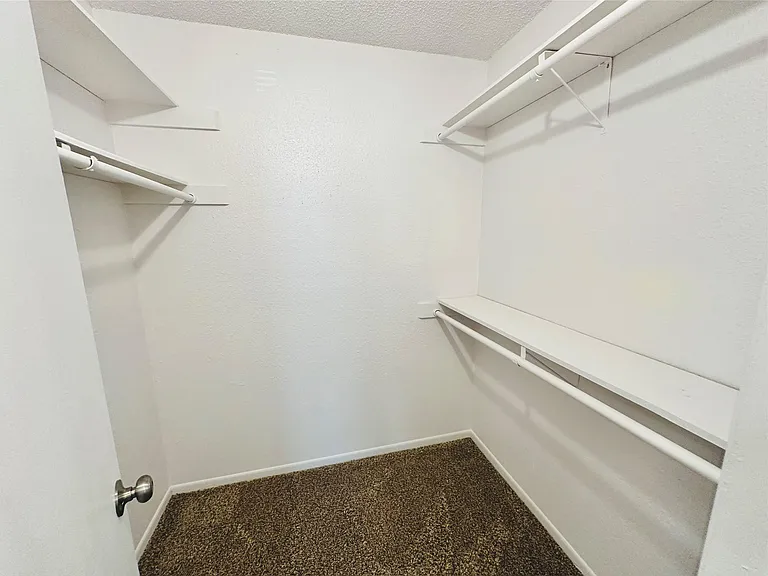 1002 Ridgemont St — Photo 29