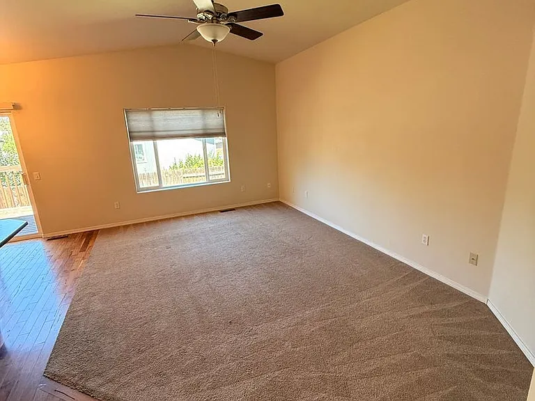 2218 NE Carrie Ln — Photo 11