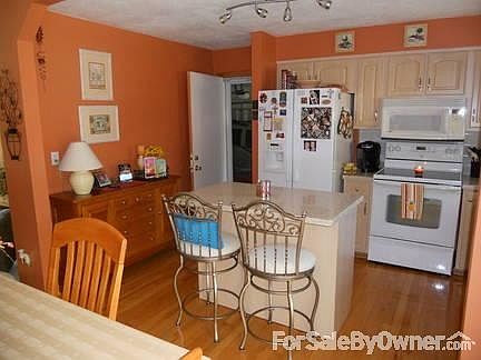 Kitchen with island