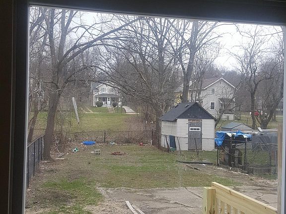 4th image of 287 Ira Ave