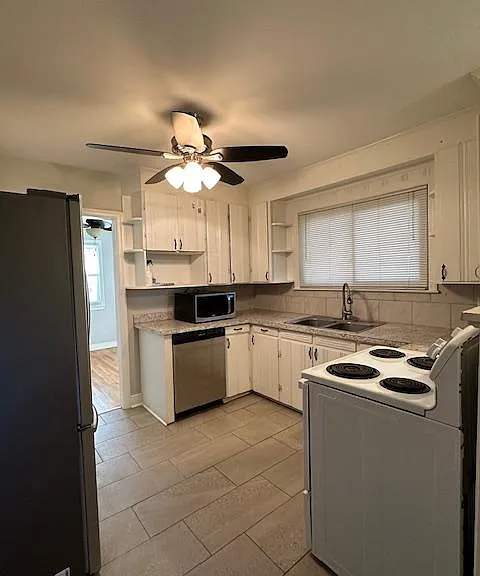 1212 Deerwood St — Photo 12
