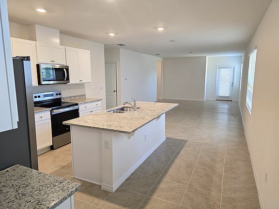 5th image of 1129 Cascades Ave