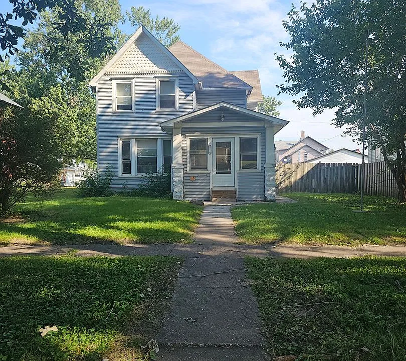 2214 W 2nd St