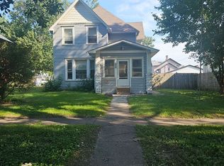 2214 W 2nd St, Davenport, IA 52802