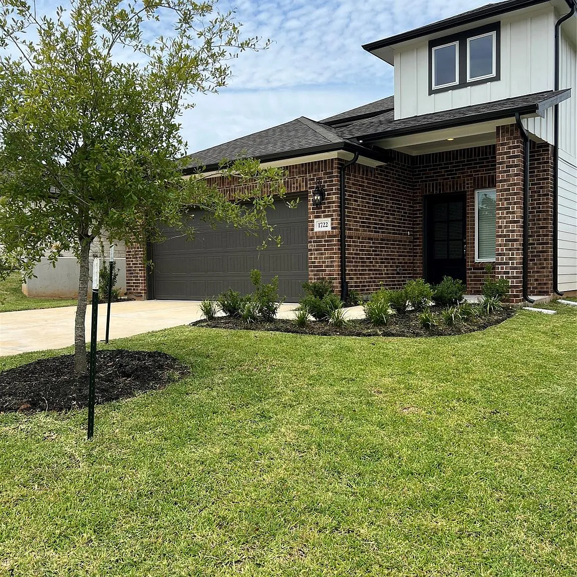 4 bed, 2.5 bath, 1986 sqft, $2,500 — Photo 3