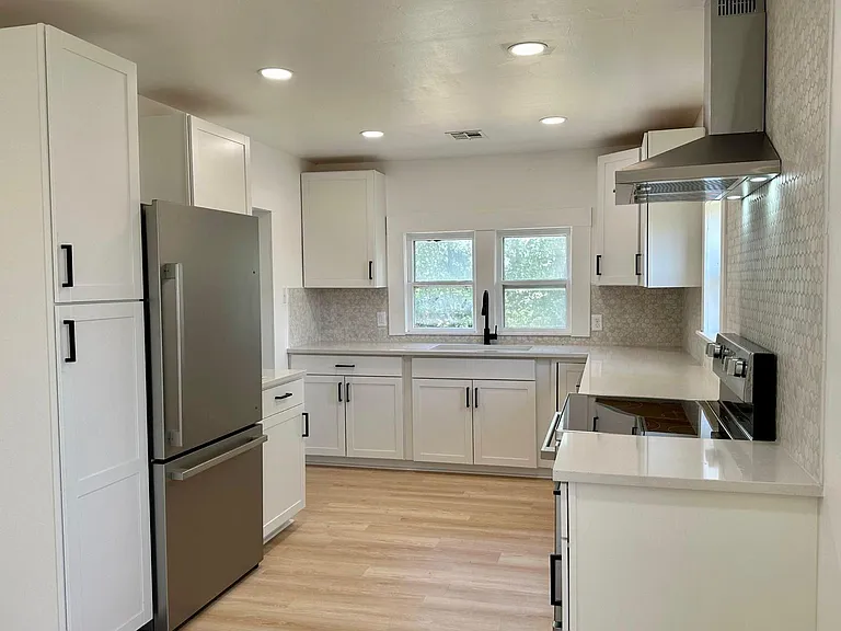 209 N Oseuma Ave — Photo 3
