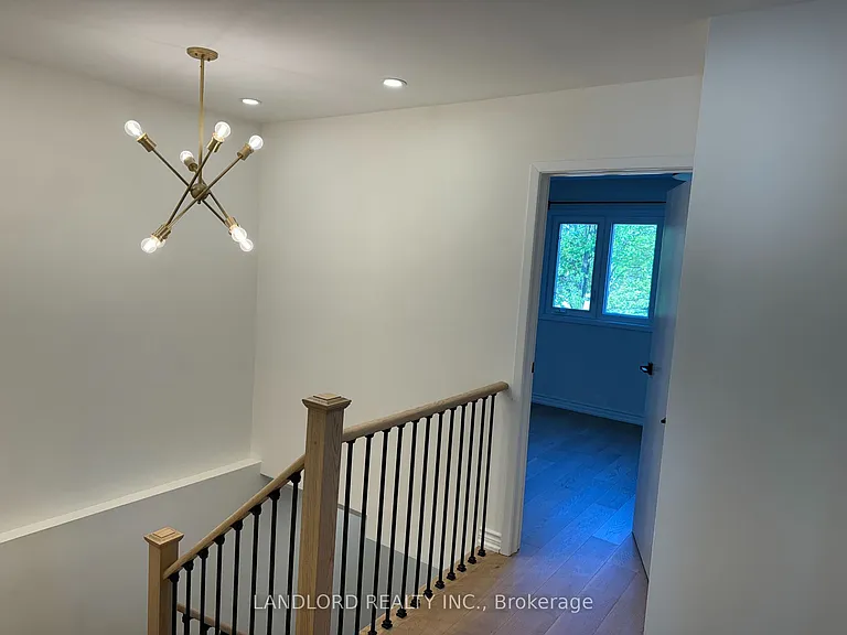 19 Vanessa Rd — Photo 16