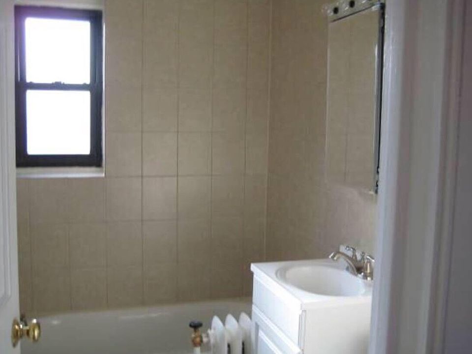 2nd image of 50 Stuyvesant Ave