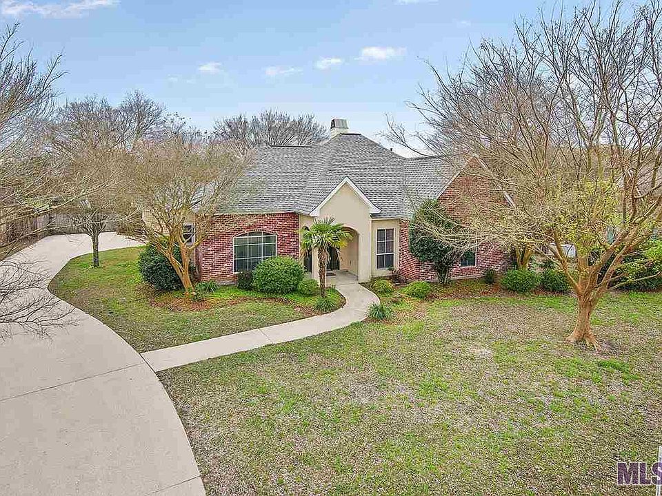 1st image of 39483 Meadowbrook Ave