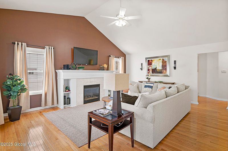 4th image of 9 Cleveland Avenue