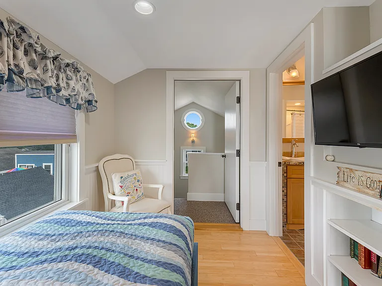 125 Long Beach Ave — Photo 16