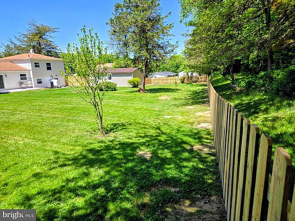 4th image of 970 Kingsway Dr