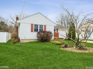 1674 Beech St, Wantagh, NY 11793