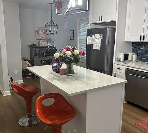 3rd image of 1702 Rollins Pl