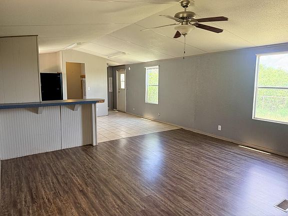 3rd image of 3110 Collins Rd