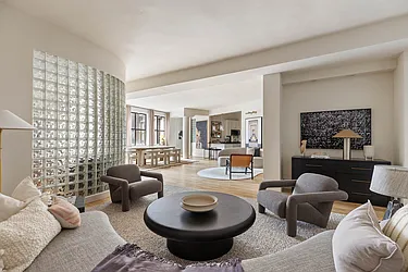 260 West Broadway, #4C