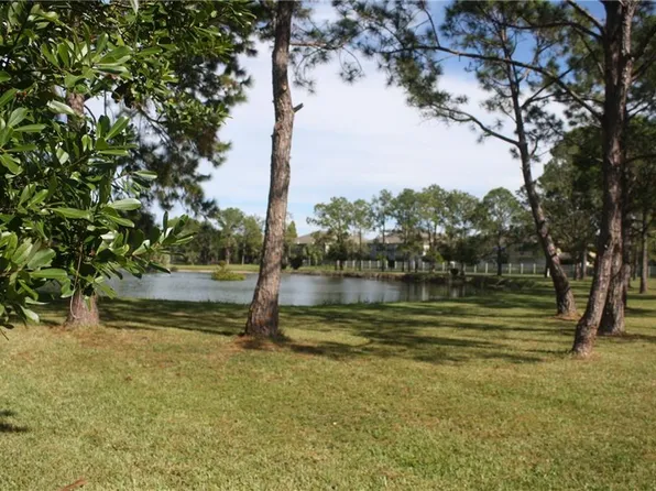 8235 Burgundy Dr, Pinellas Park, FL 33781