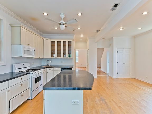 5th image of 3324 N Ravenswood Ave #2