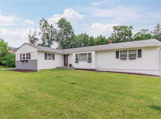 14 Clearview Dr, Tinton Falls, NJ 07724