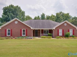 102 Foxridge Dr, Harvest, AL 35749