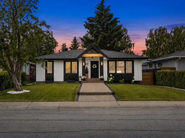 67 N Hollyburn Rd SW, Calgary, AB T2V 3H2