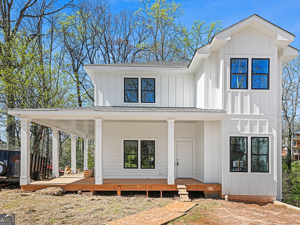 1st image of 649 Hemlock Cir SE