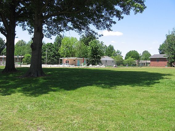 2nd image of 102 Summer Dr