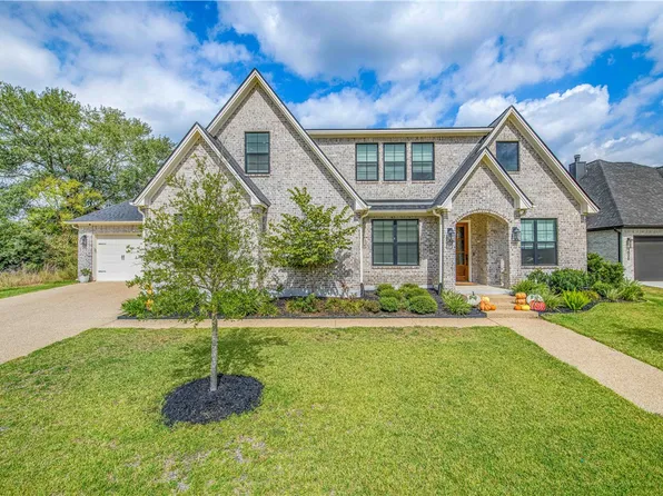 2038 Pebble Bend Dr, College Station, TX 77845