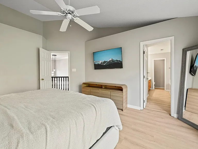8100 Knebworth Ct — Photo 18