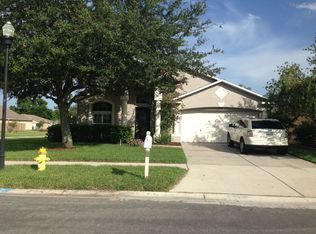 9502 Charleston Lake Dr, Tampa, FL 33635