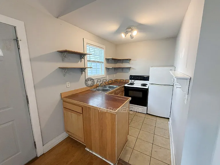 53 Cypress St #B — Photo 8