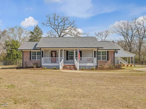 1365 N Main St, Goldston, NC 27252