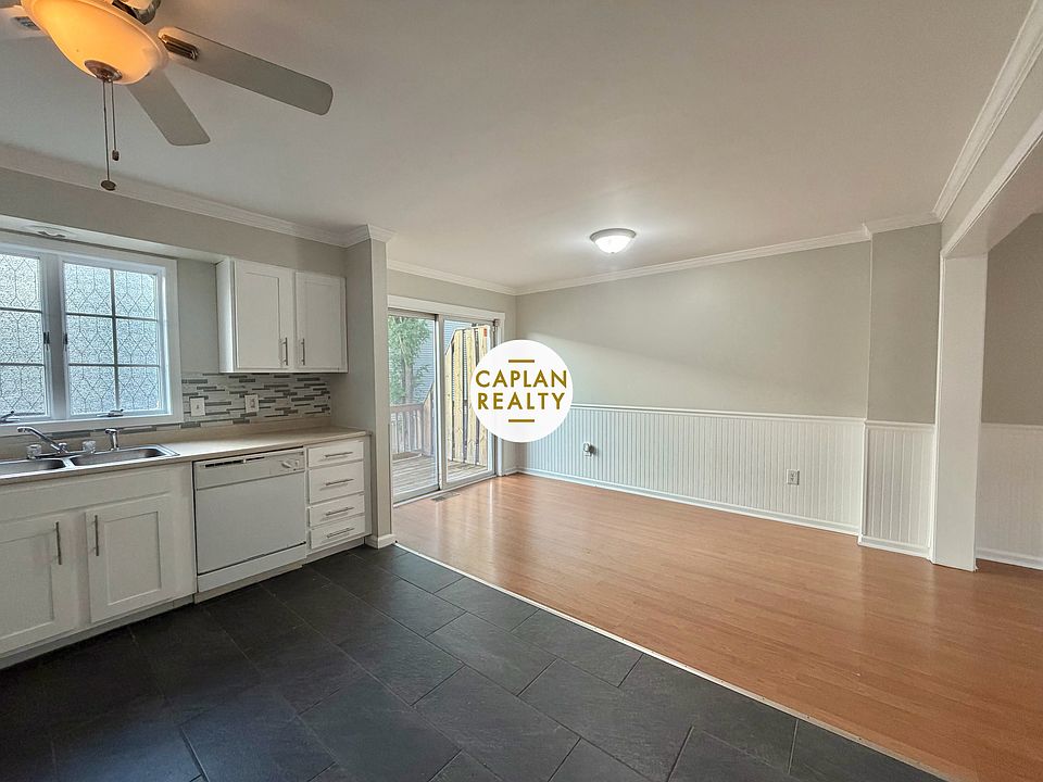 1st image of 22 Chamberlain St #22