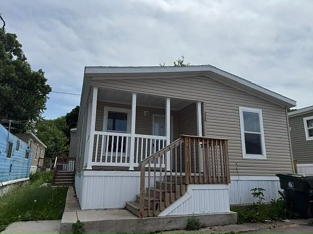 228 Cardinal Ln #228 — Photo 1