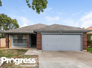4205 Meadow Park Dr, Arlington, TX 76017