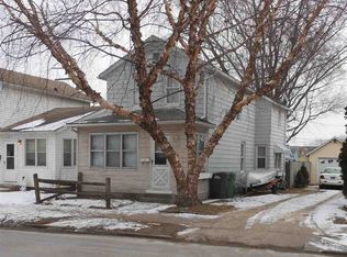 419 N 3rd St, Clinton, IA 52732