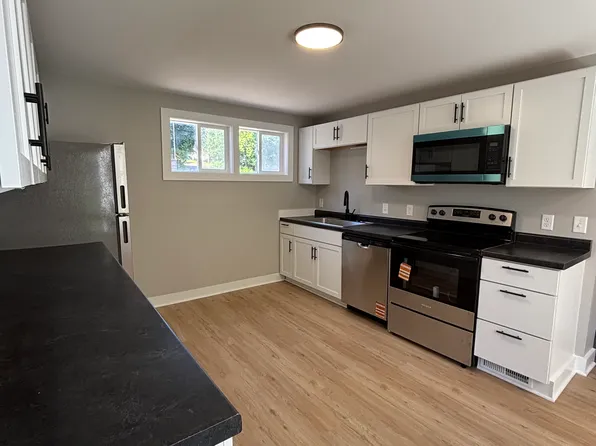 900 E Houghton Ave, Houghton, MI 49931