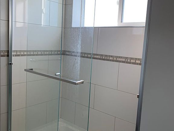 5th image of 14143 Burbank Blvd APT 204