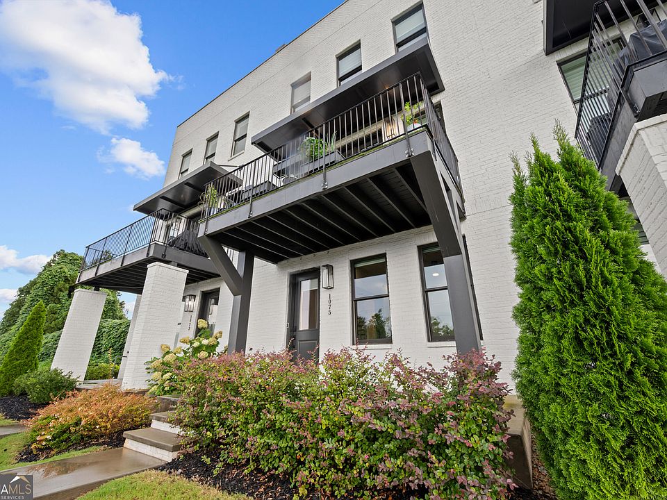 1st image of 1075 Robert Smalls Way