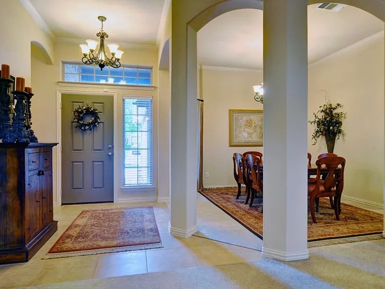 8100 Mountain Cedar Dr — Photo 3