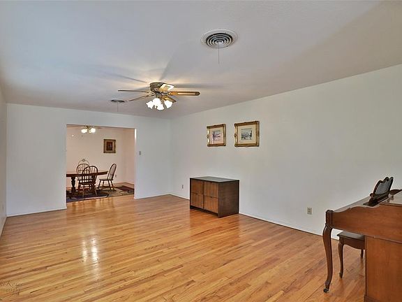 5th image of 1201 Grand Ave