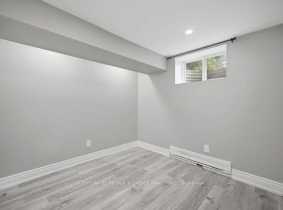 5th image of 249 Burnhamthorpe Rd