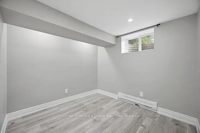 249 Burnhamthorpe Rd #-LOWER — Photo 5