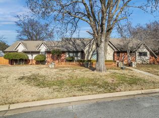 6709 E 66th Pl, Tulsa, OK 74133