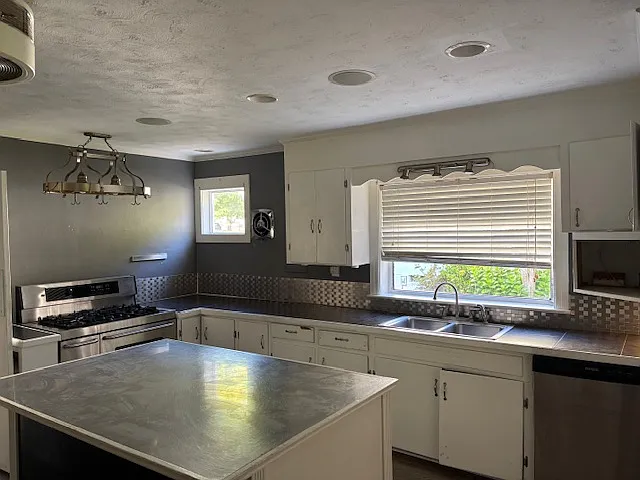 201 Connelly St — Photo 2