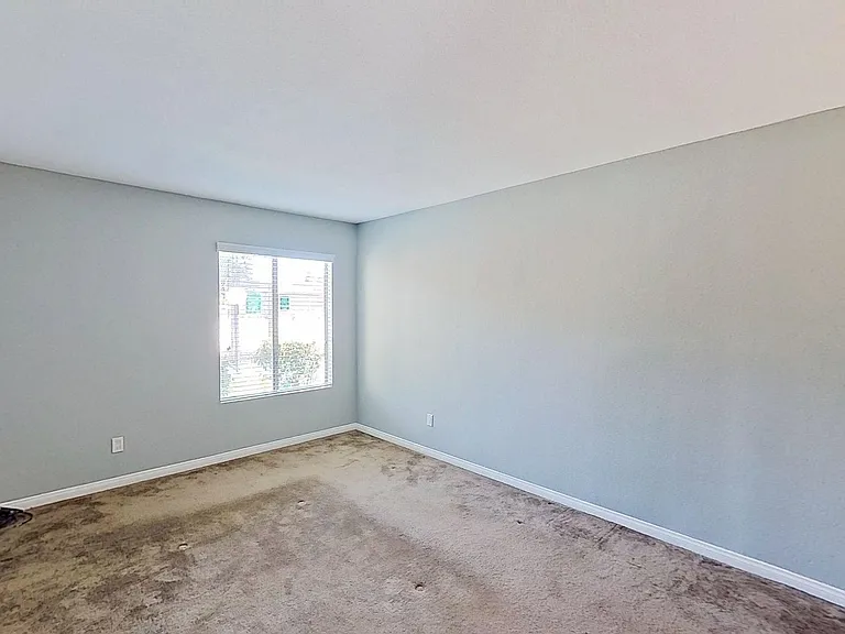 1040 W Macarthur Blvd #45 — Photo 12
